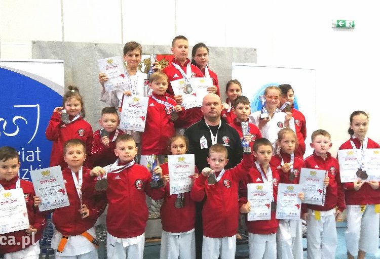 Wracali z siedemnastoma medalami