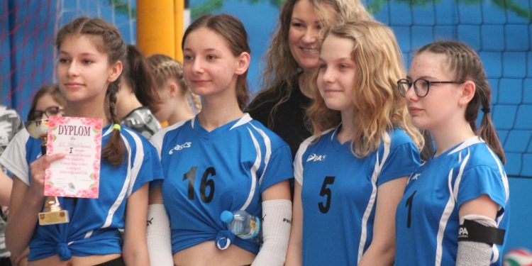 Dzień Kobiet pod siatką