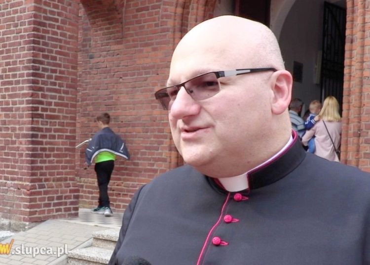 Proboszcz pojedzie z komunią do domu wiernych