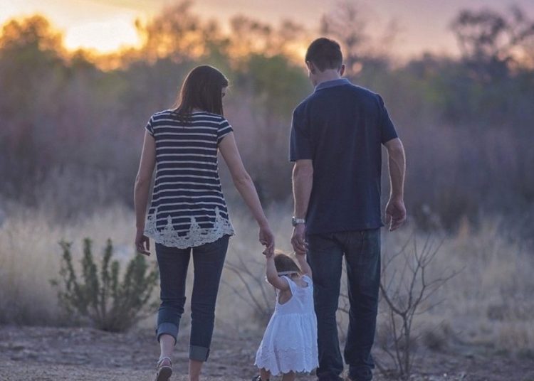 Jak rozmawiać z dziećmi o koronawirusie? Darmowe konsultacje