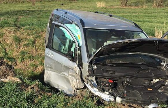 Wypadek busa i koparko-ładowarki