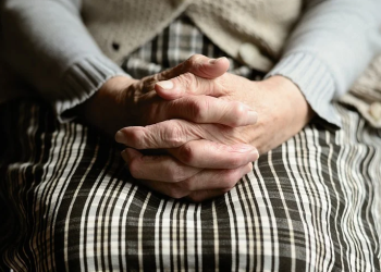 Sytuacja w DPS Strzałkowo: „Zagrożeniem jest stres i zmęczenie pracowników”