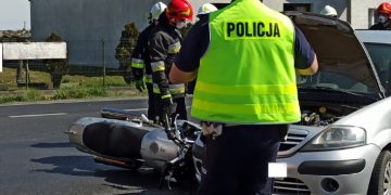 Wypadek koło Mostostalu. Ucierpiał motocyklista ZDJĘCIA