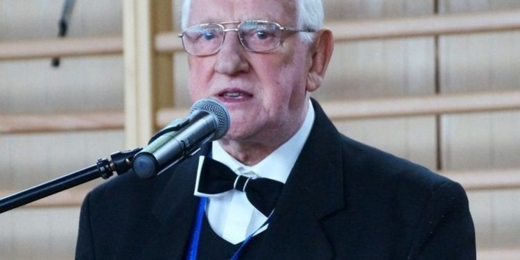 Profesor obchodzi 92 urodziny