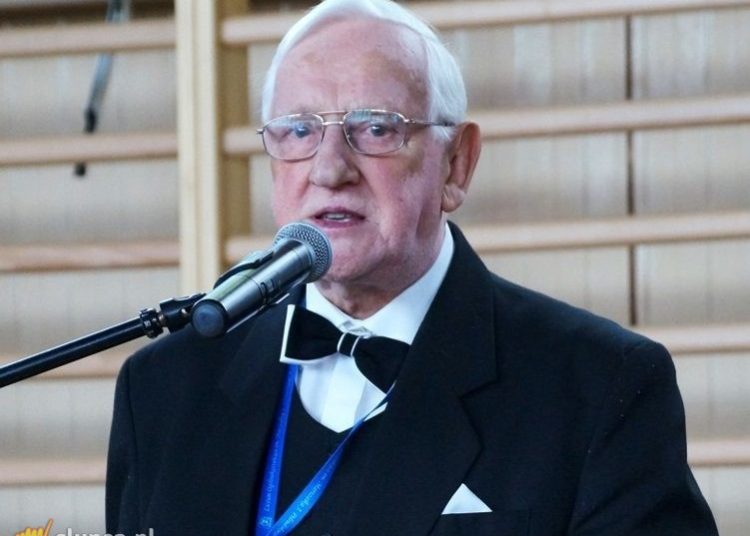 Profesor obchodzi 92 urodziny