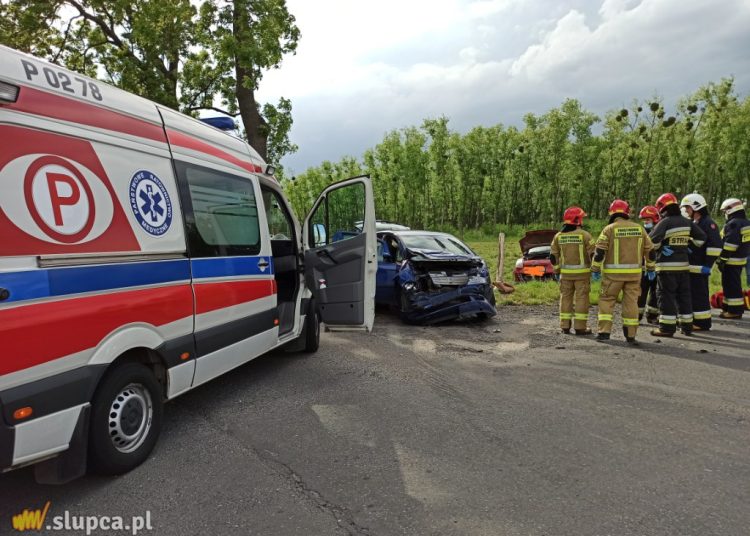 Wypadek pod Strzałkowem. 4 osoby poszkodowane