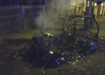 Auto doszczętnie spłonęło