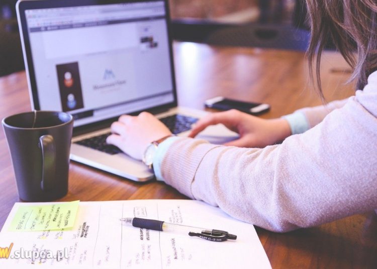 Biuro w mieszkaniu – ile kosztuje ubezpieczenie nieruchomości z działalnością gospodarczą?