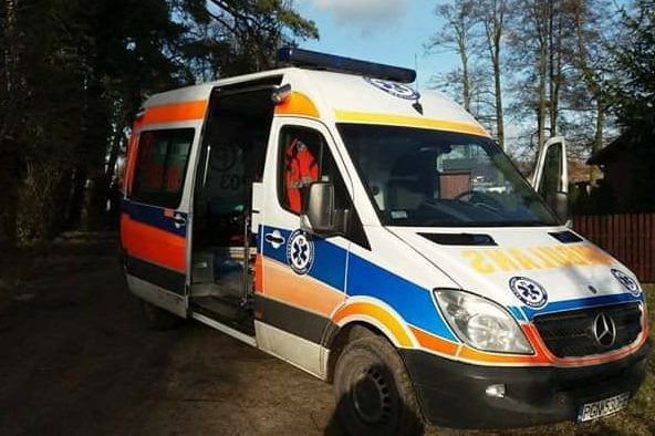 Strażacy ratowali karetkę