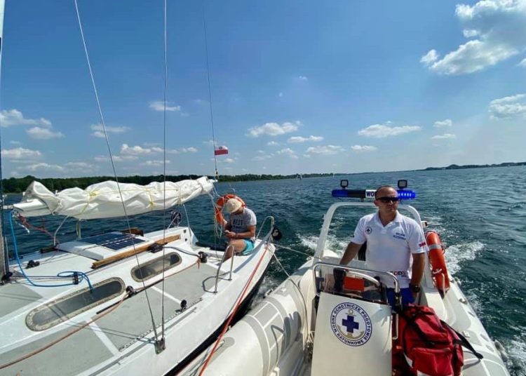 Wbił sobie haczyk w szyję. Pomógł WOPR