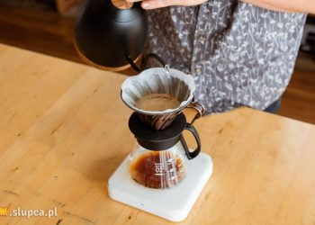Dobra kawa bez ekspresu? Przegląd zaparzaczy do kawy
