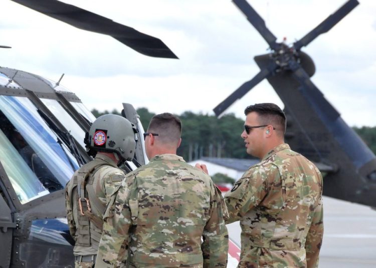 Po Apachach przyleciały Black Hawki