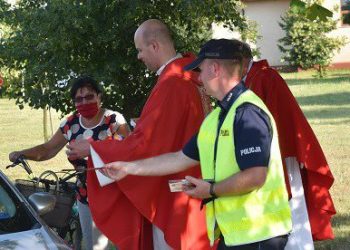 Policjanci i duchowni pouczali kierowców