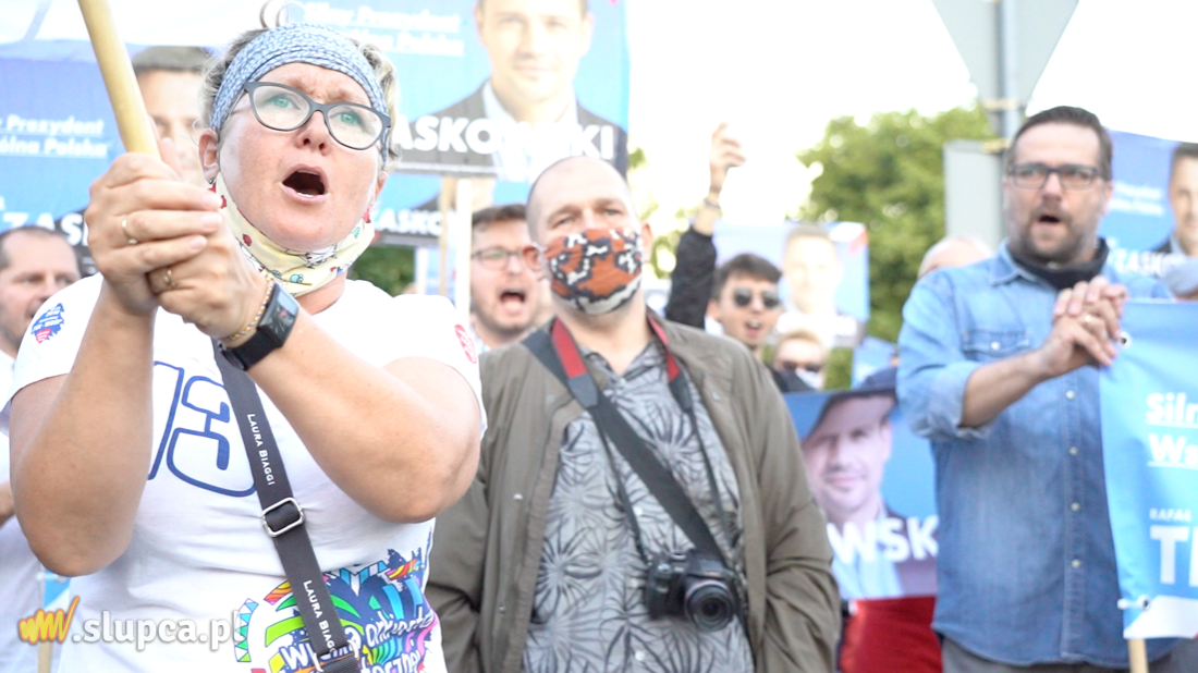 Zwolennicy Dudy i Trzaskowskiego twarzą w twarz FILM