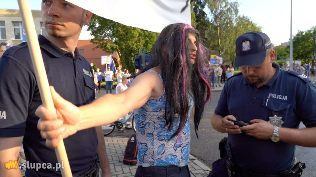 Zwolennicy Dudy i Trzaskowskiego twarzą w twarz FILM