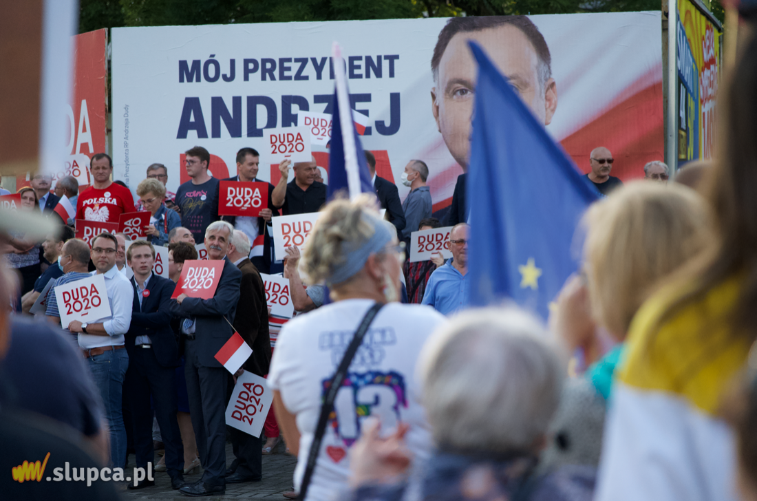Zwolennicy Dudy i Trzaskowskiego twarzą w twarz FILM