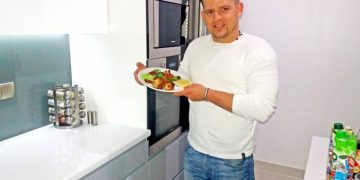 Strażak z kulinarnym hobby