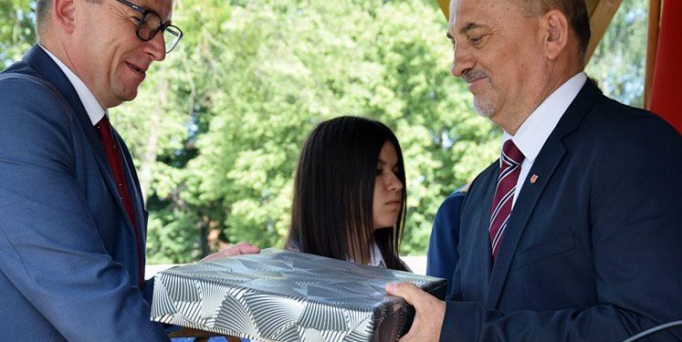 Kolejne laptopy do szkół