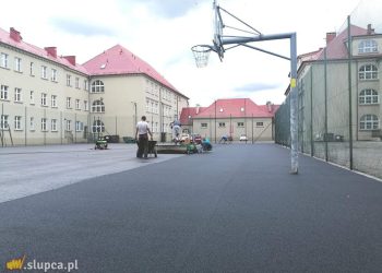 Trwa renowacja boiska