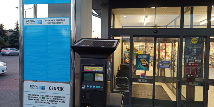 Przy Lidlu pojawił się parkometr