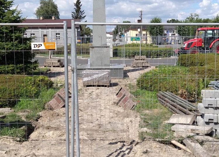 Remont rynku w Lądku