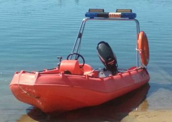 Pływał na jeziorze. Mógł się utopić