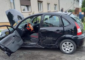 Wyprzedzał i uderzył w auto