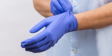 Jak dobrać odpowiednie rękawice nitrylowe oraz dlaczego rozmiar ma duże znaczenie?