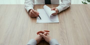 Praca dla studenta. Gdzie warto pracować będąc studentem?