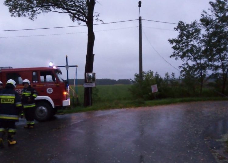 Zerwane linie energetyczne w Marcewie