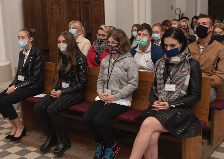 Bierzmowanie w Giewartowie. Zobacz zdjęcia