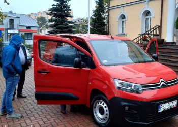 Nowe auto dla Powiatowego Zarządu Dróg