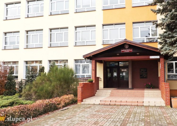 Szkoła w Strzałkowie przechodzi na zdalne nauczanie