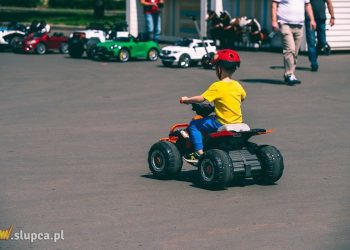 Jakie pojazdy na akumulator dla dzieci są dostępne na rynku?