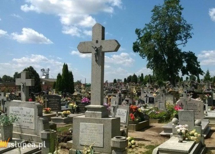 Będą kamery na cmentarzach