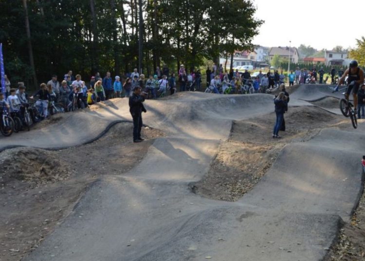 Kiedy parking przy pumptracku?