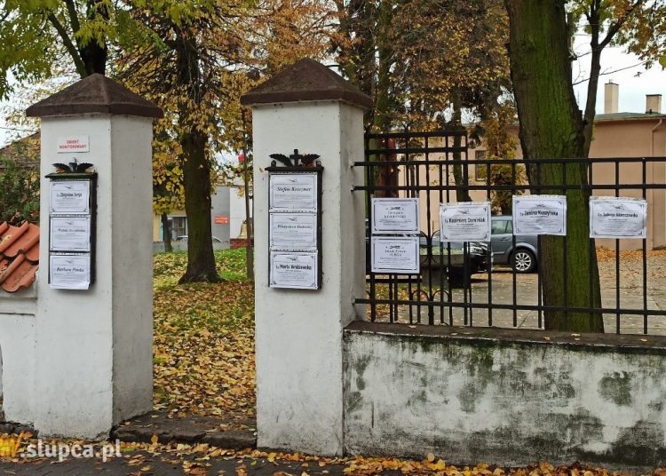 Przy kościele brakuje miejsca na klepsydry