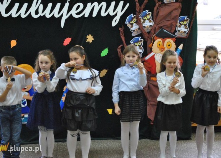 Ślubowanie pierwszaków w Drążnej