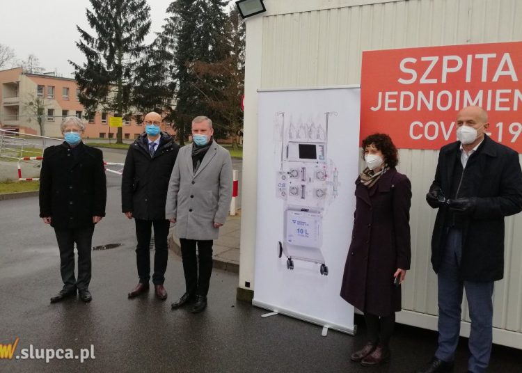 Przekazali sprzęt szpitalowi