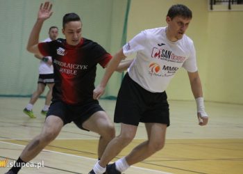 Strzałkowska halówka. JanGrad samodzielnym liderem