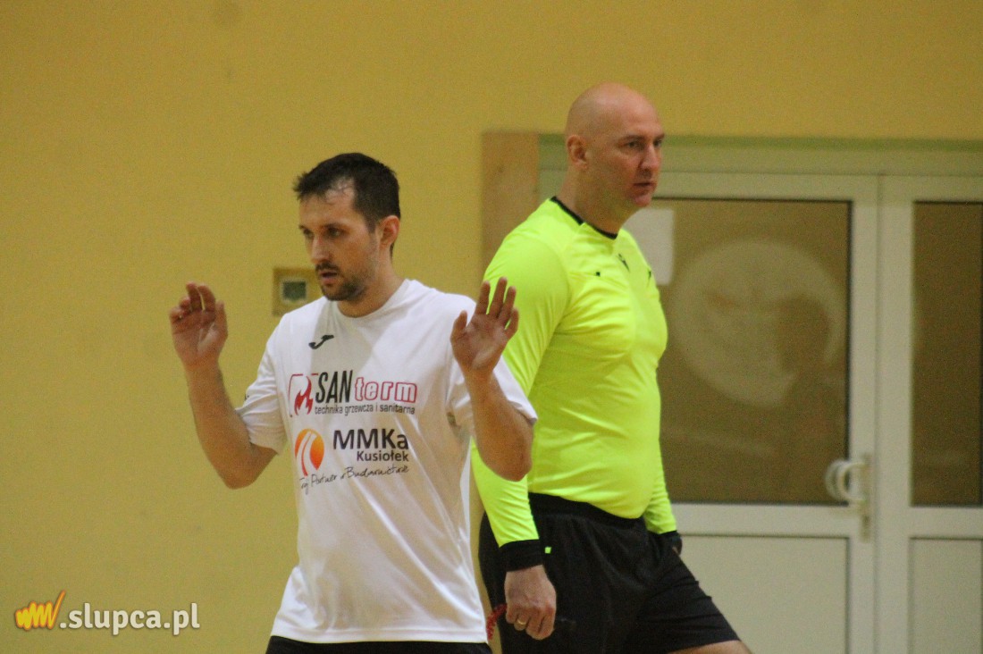 Strzałkowska halówka. JanGrad samodzielnym liderem