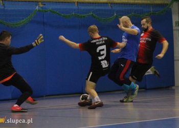 Qźnia zamyka tabelę