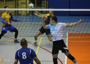 Lider nadal bez straty seta