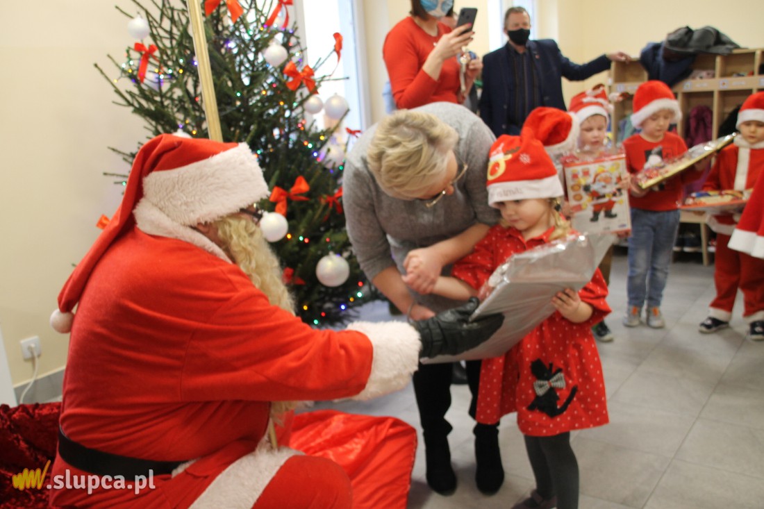Łukom: Mikołaj rozdawał prezenty