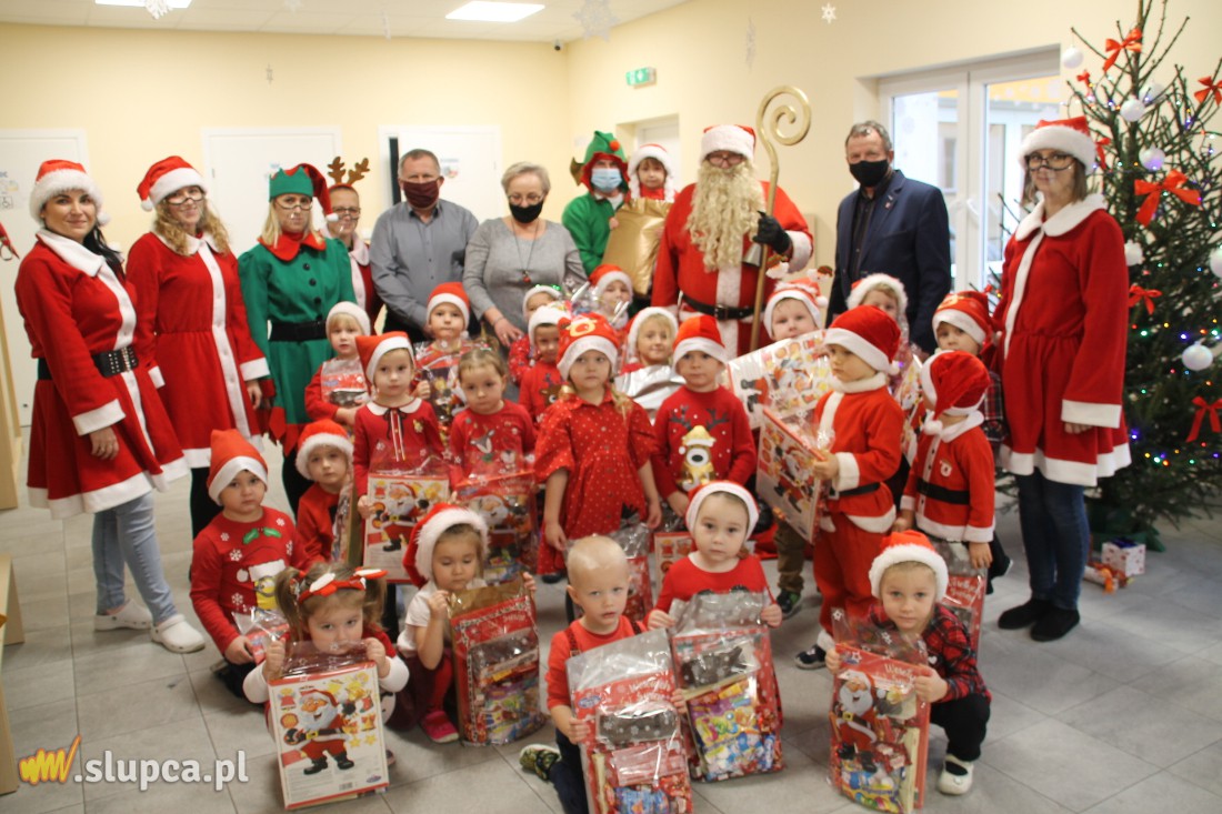Łukom: Mikołaj rozdawał prezenty