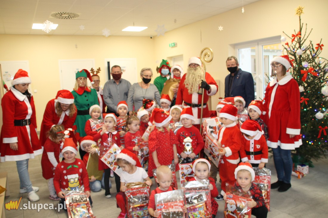 Łukom: Mikołaj rozdawał prezenty