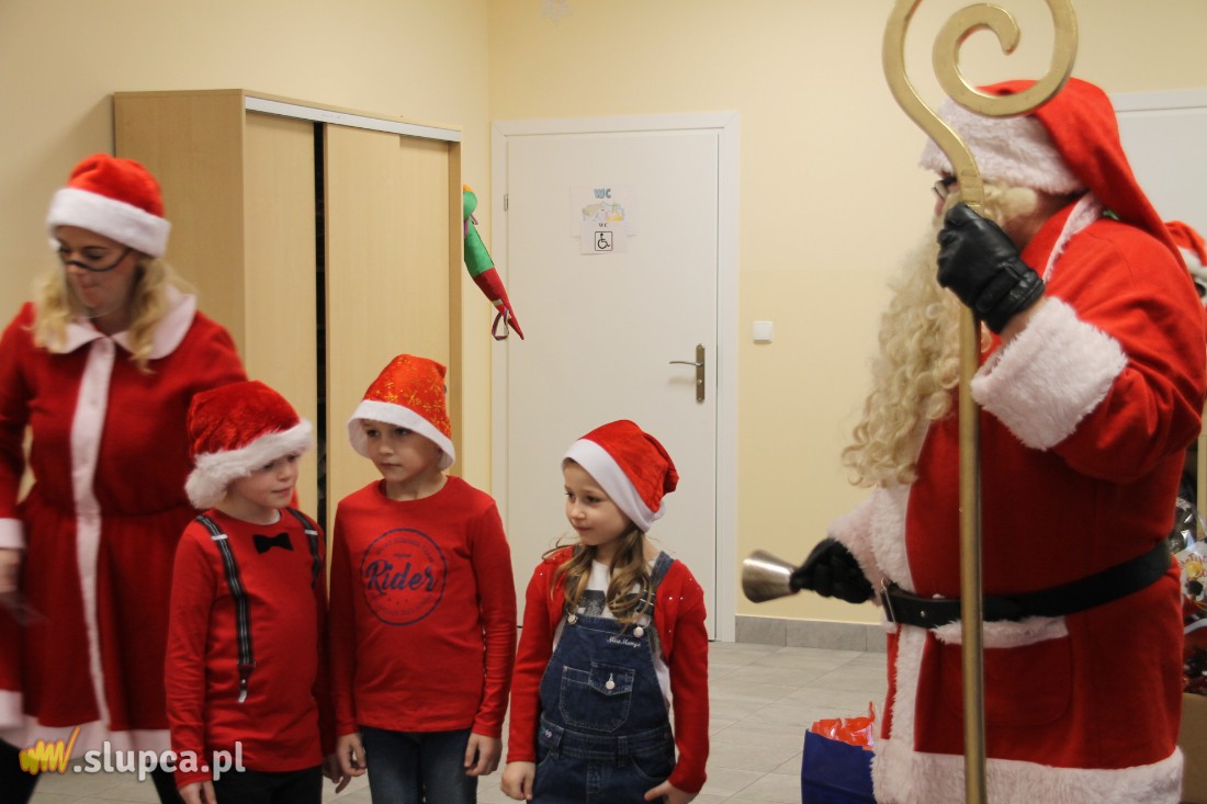 Łukom: Mikołaj rozdawał prezenty