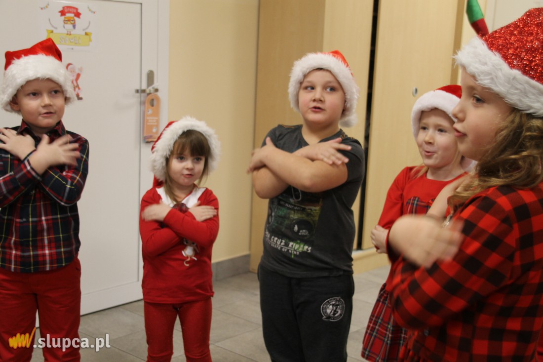 Łukom: Mikołaj rozdawał prezenty