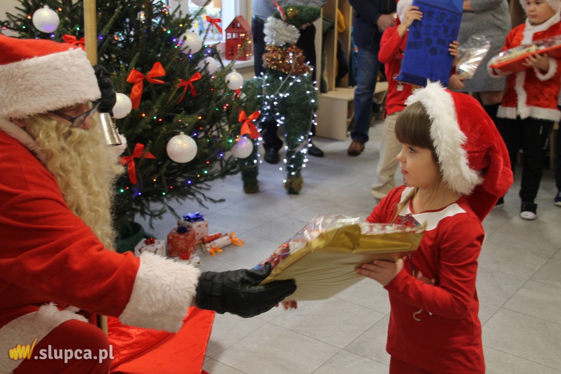 Łukom: Mikołaj rozdawał prezenty
