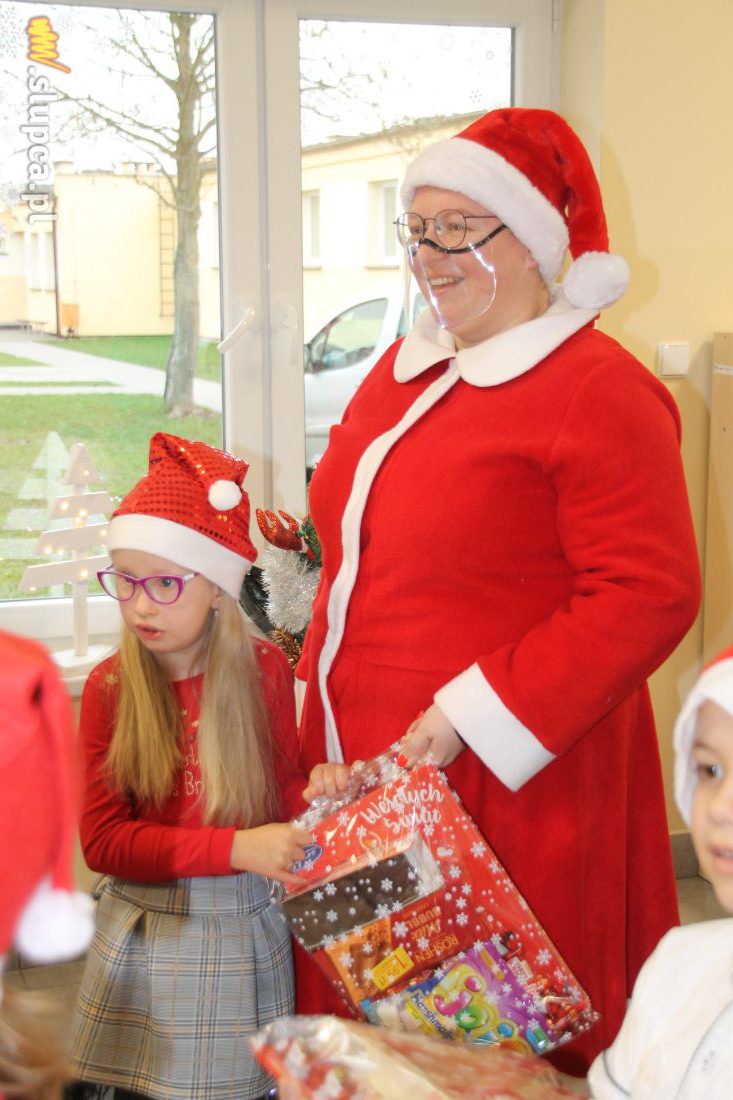 Łukom: Mikołaj rozdawał prezenty